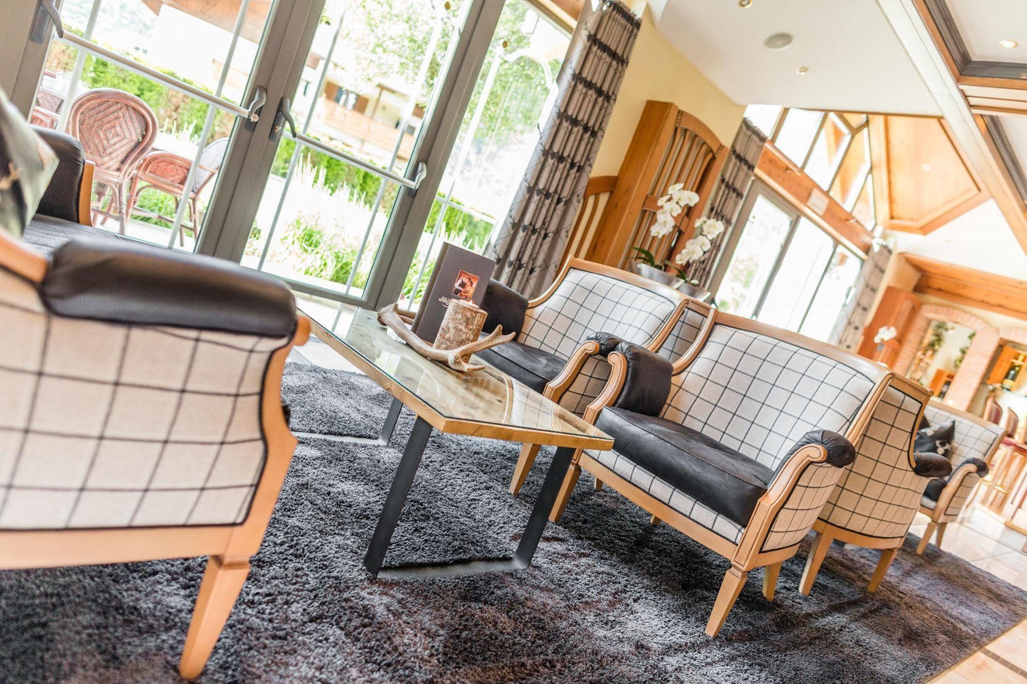 Dolcevita Hotel Jagdhof Laces Ngoại thất bức ảnh