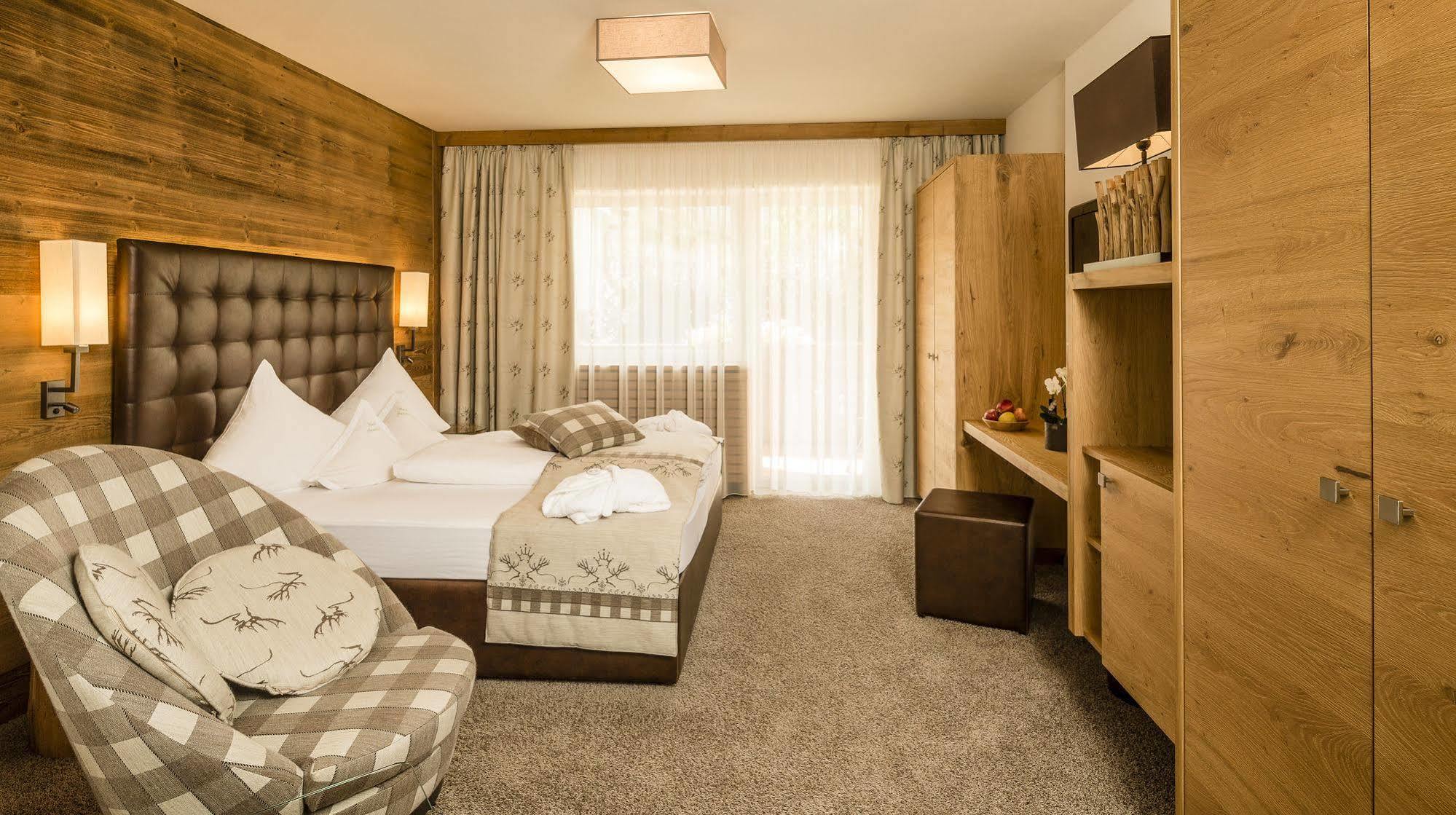 Dolcevita Hotel Jagdhof Laces Ngoại thất bức ảnh